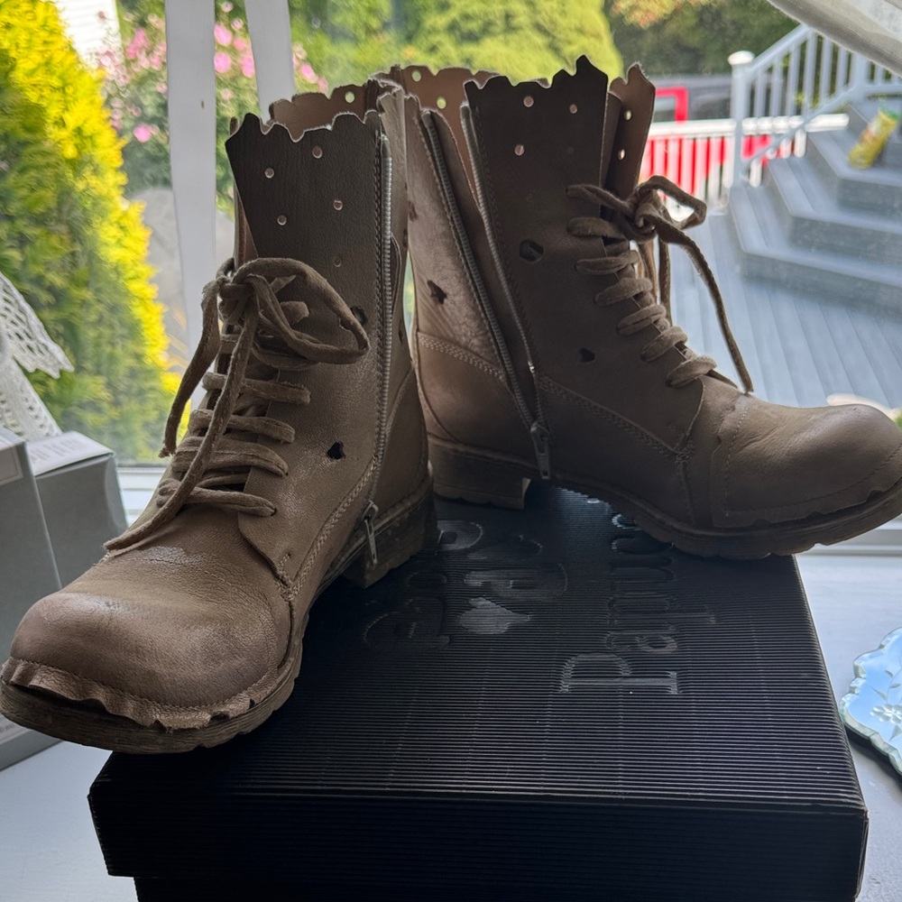 Women's Tan Ankle Boots